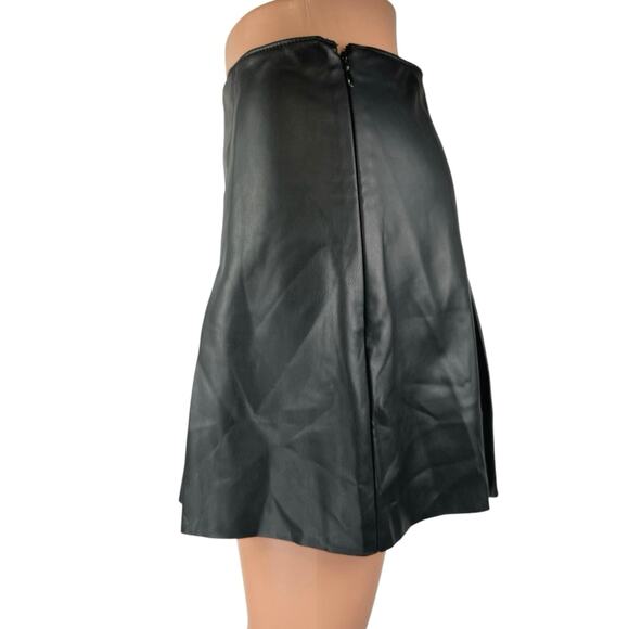 Abercrombie & Fitch Black Faux Vegan Leather Pleated Mini Flared A-Line Skirt S - Picture 2 of 5
